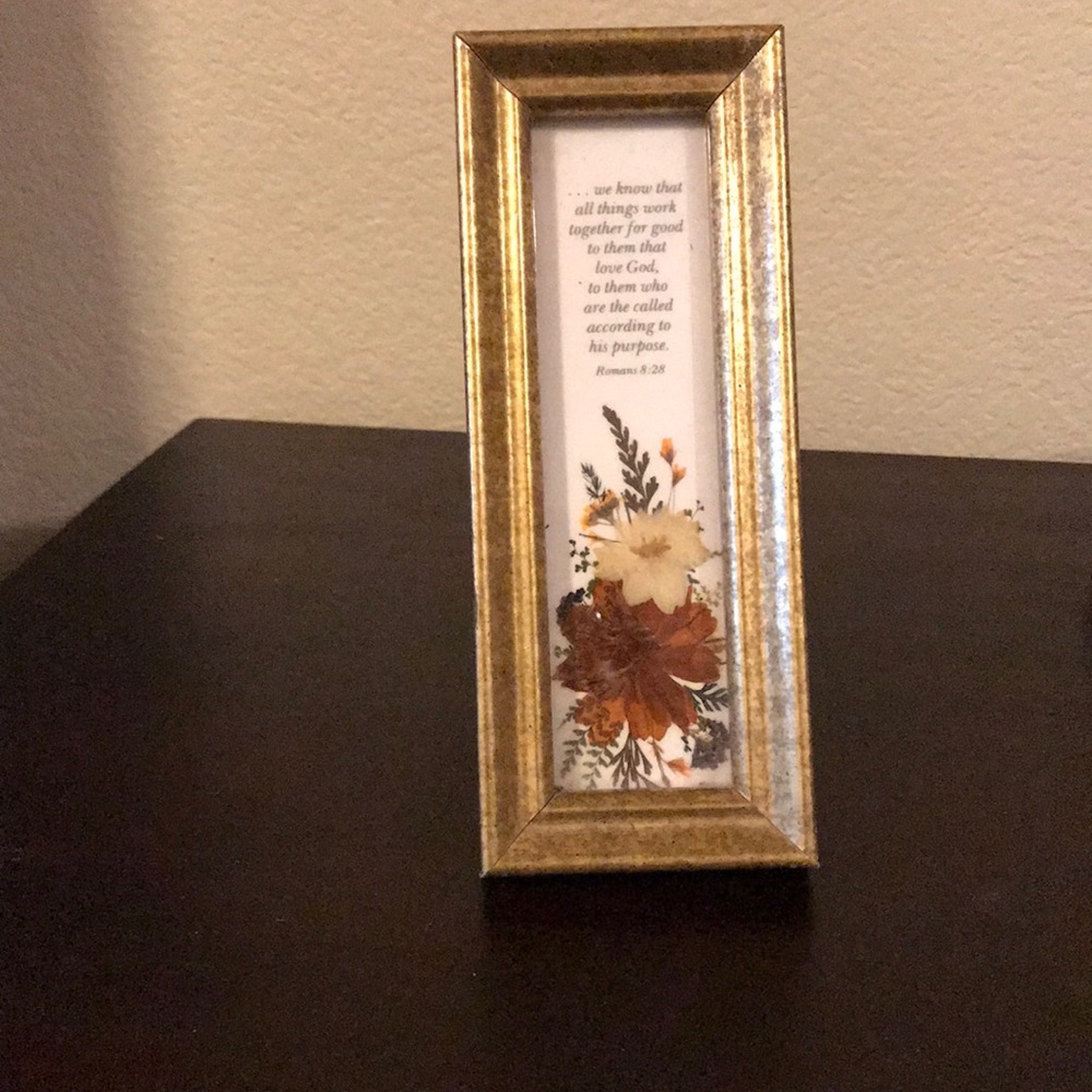 Vintage desk bible verse reminder in frame